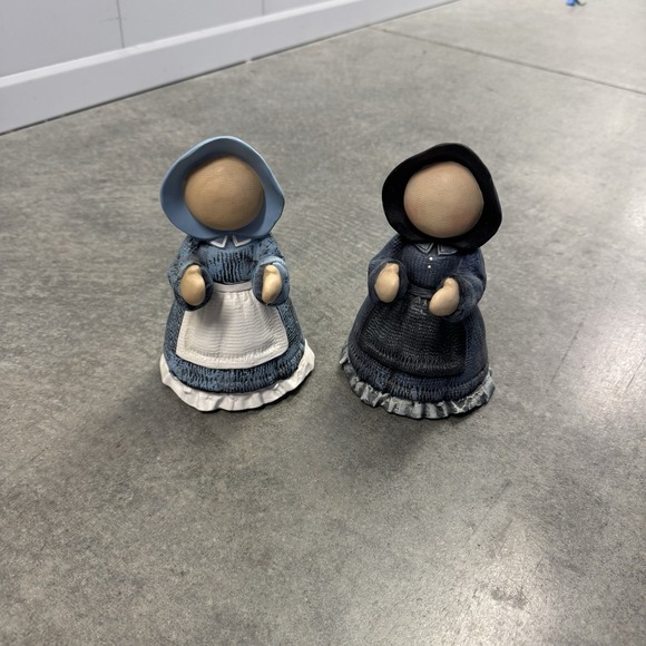 Antique Other - Vintage Faceless Amish Women Figurines Blue Bonnet Farmhouse Pair 6.5"